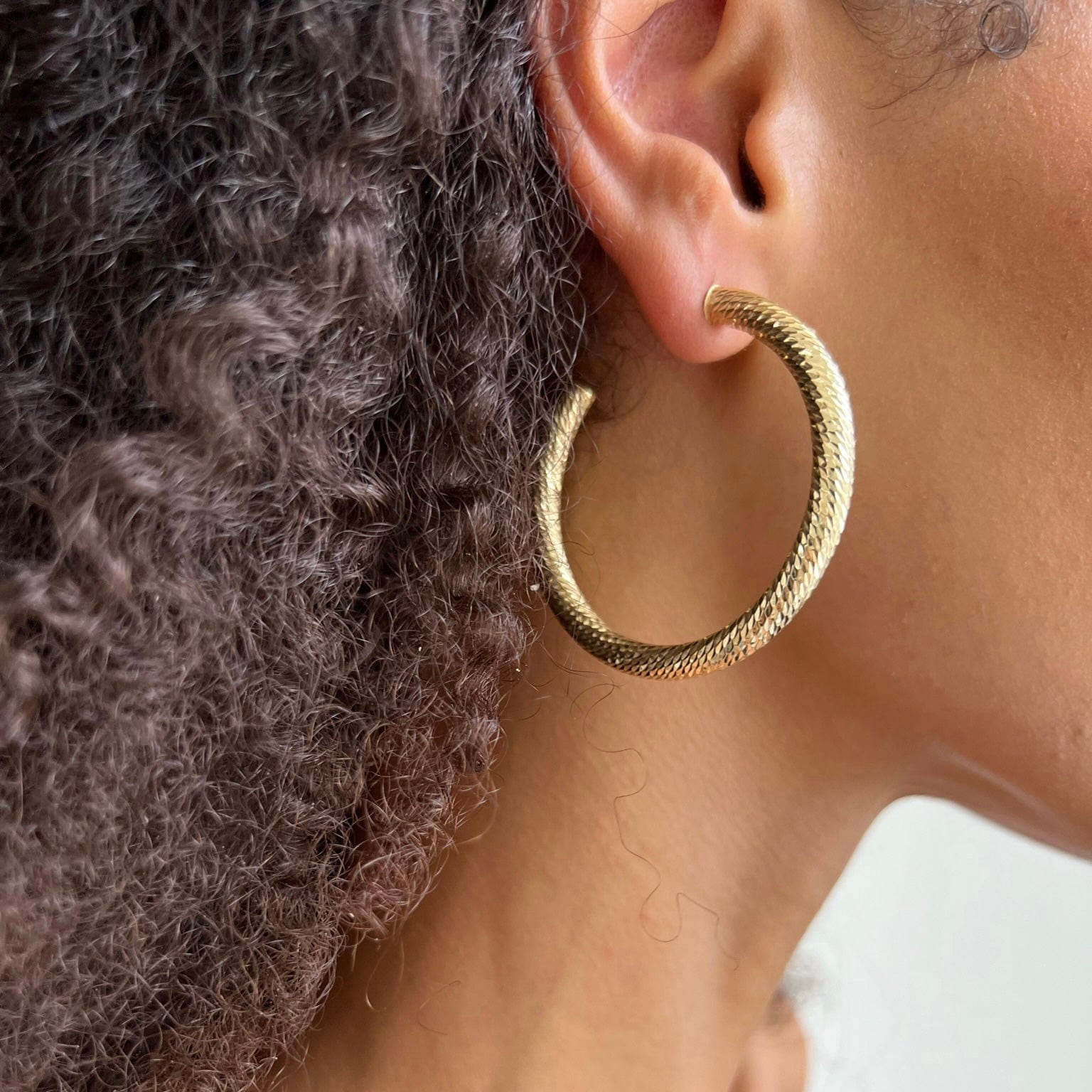 Jennifer Zeuner Jewelry Coley 2" Hoops