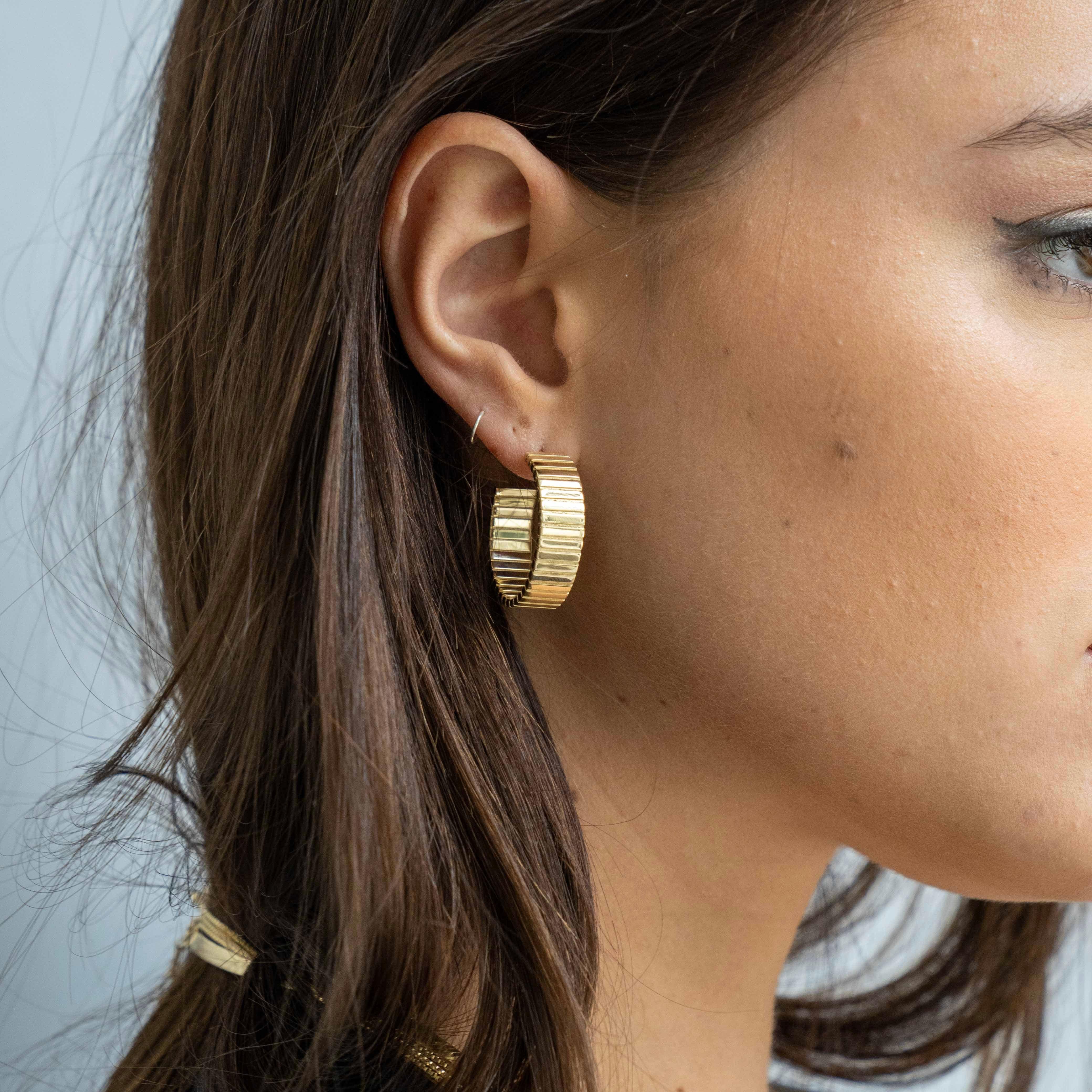 Jennifer Zeuner Jewelry Odessa 1" Earrings