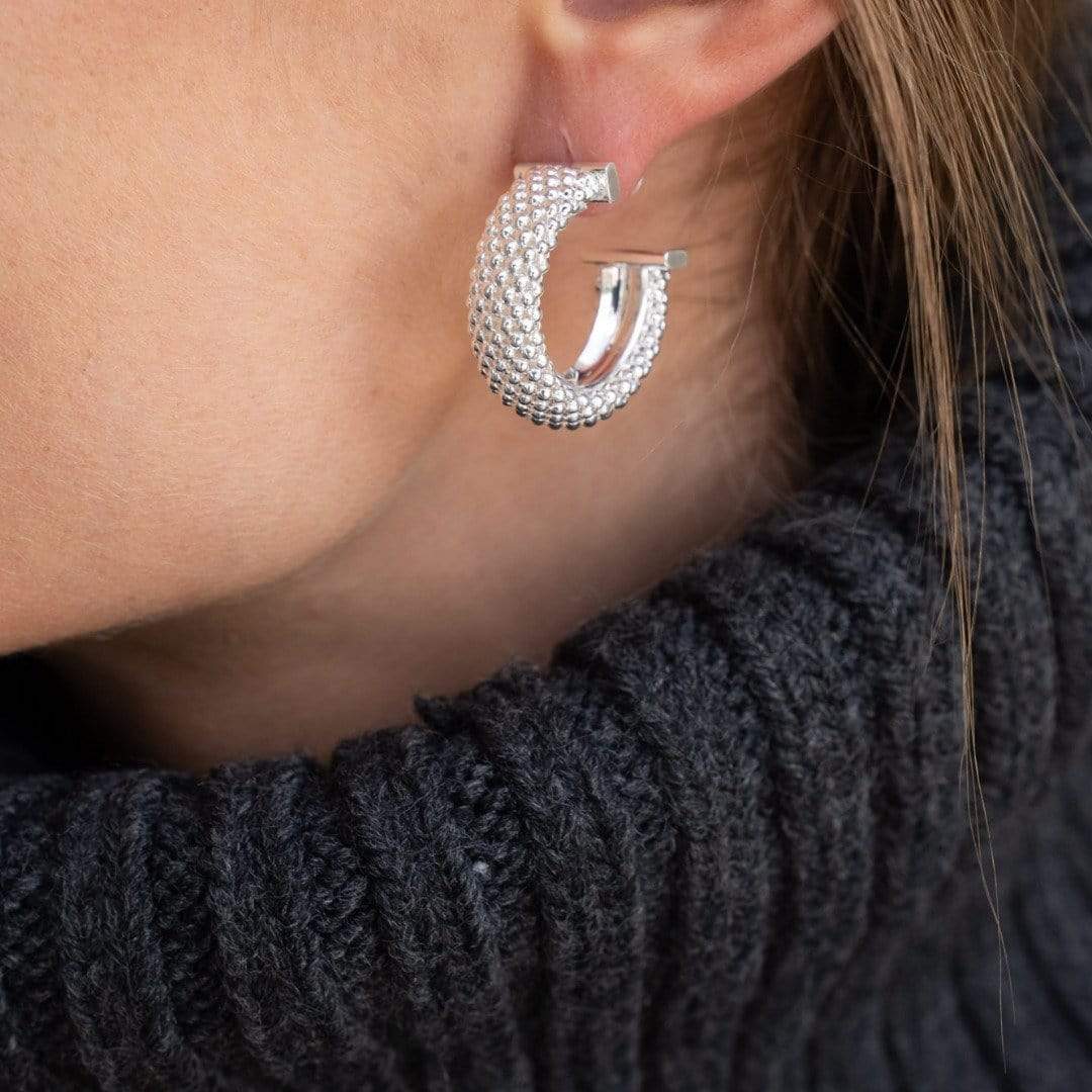 Jennifer Zeuner Jewelry Lucia 1" Hoops